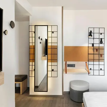Moxy Barcelona-2